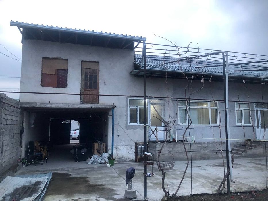 6 sotix 6 xona hovli sotiladi