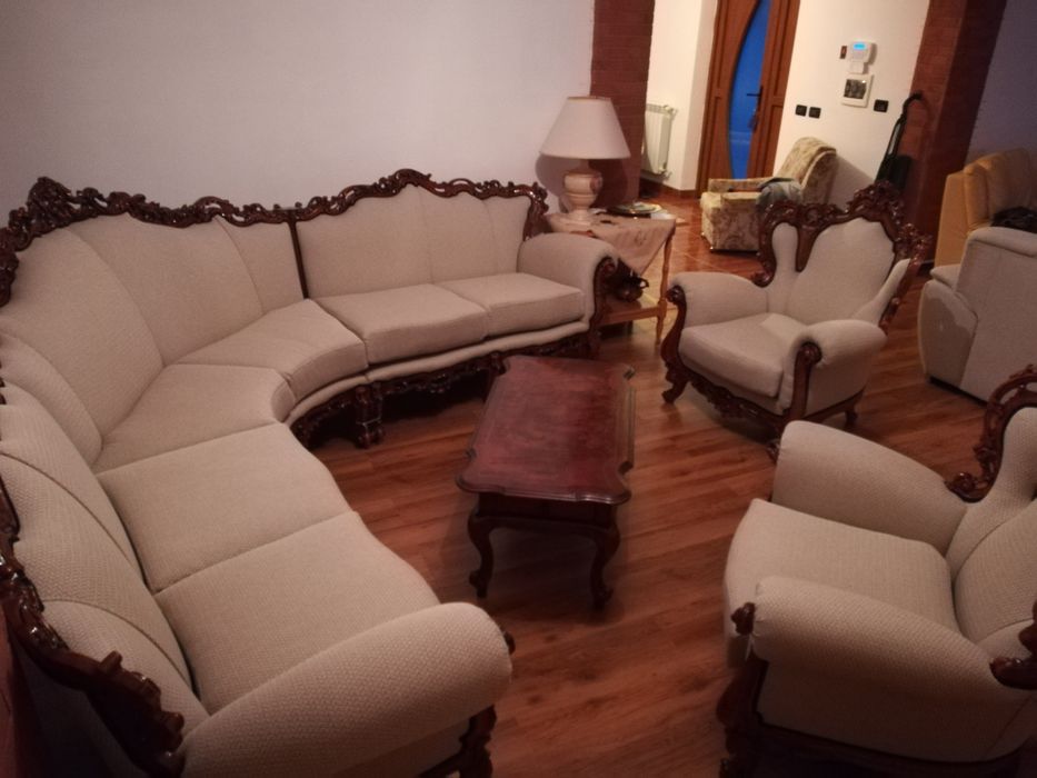 De vanzare.coltar 6 locuri si doua canapele.