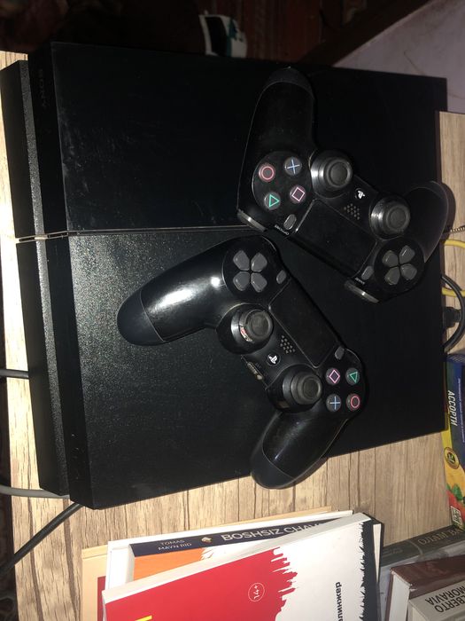 PS4. Sotiladi. Proshivka qilingan