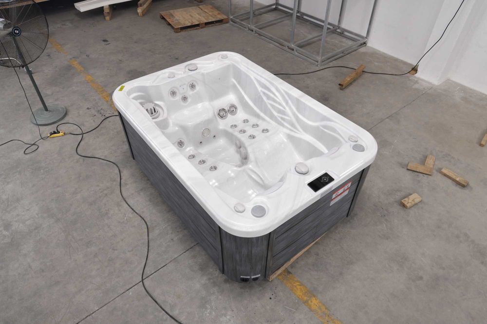 Jacuzzi exterior 3 persoane Visoli 225 x 155 cm 39 jeturi cu Ozone