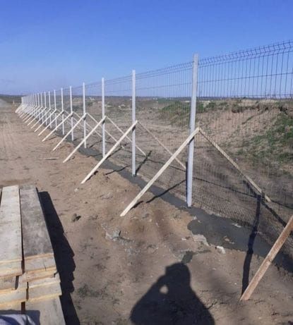 Garduri din sipca metalica, plasa, tabla, BCA, panou tip jaluzele