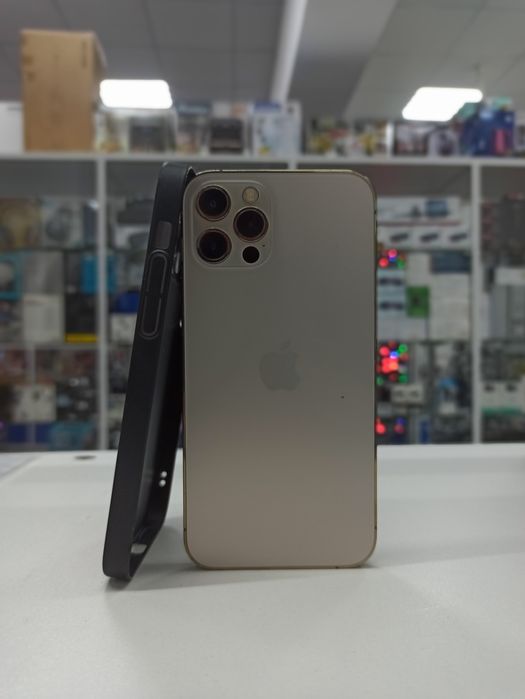 Apple iPhone 12 Pro, 256gb, 77%.