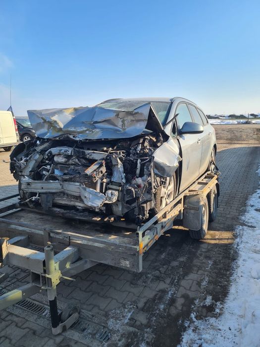 Dezmembram Opel Astra J 2.0 diesel din 2012