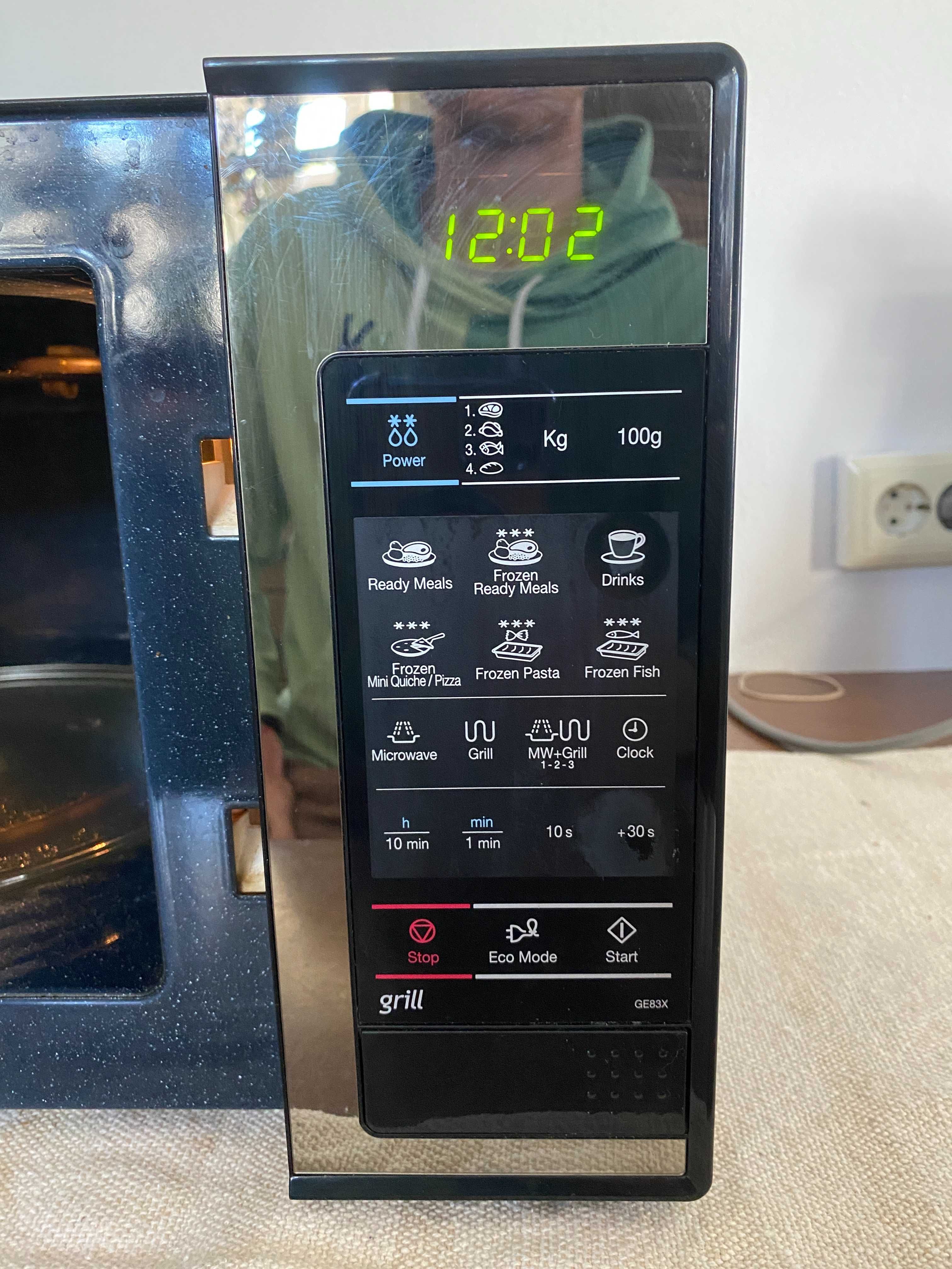 Микровълнова фурна Samsung GE83X, 23 л, 800 W, Дигитална, Функция грил