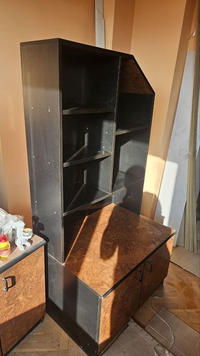 Секция, гардероб и шкаф