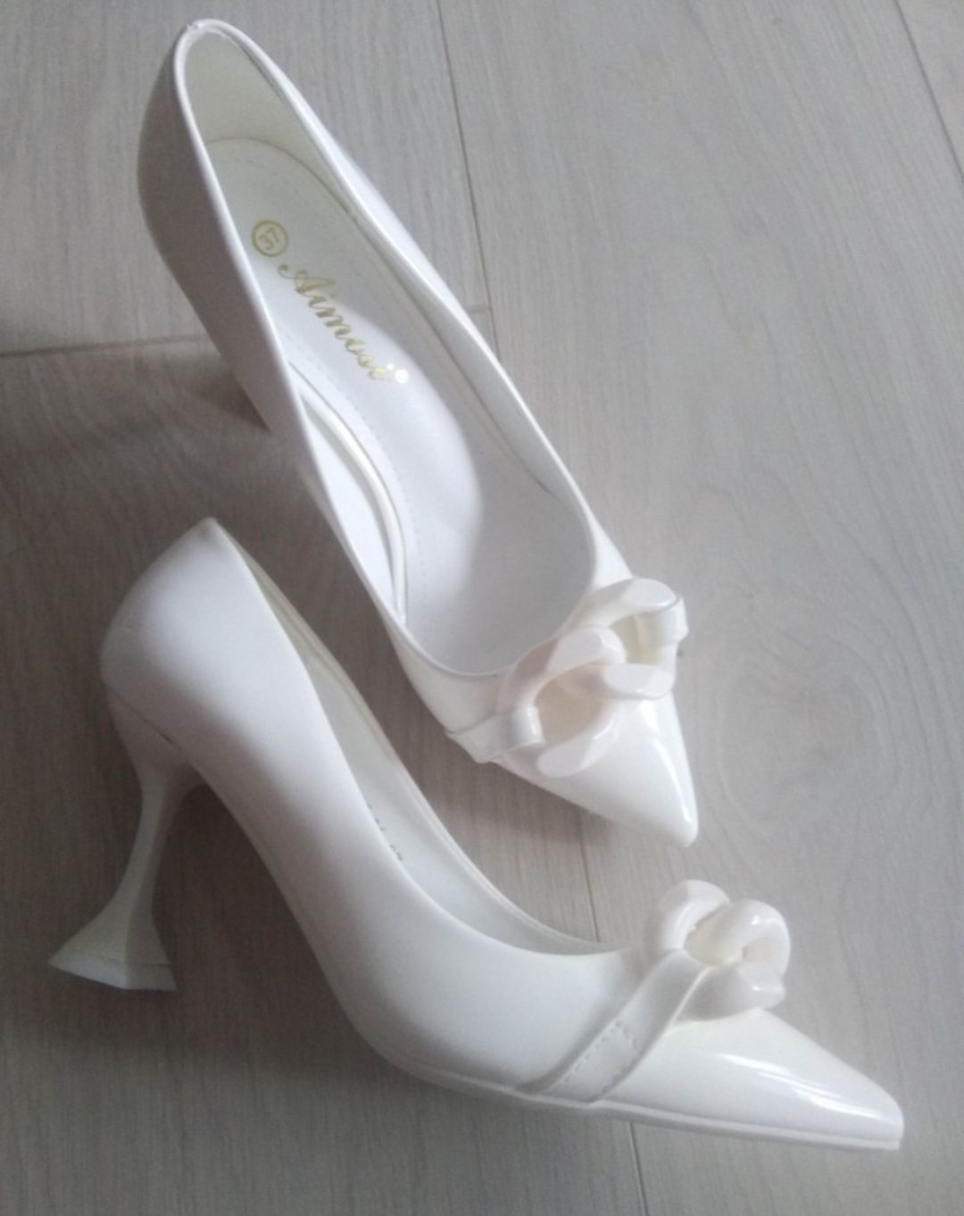Новые свадебные туфли белоснежные той узату