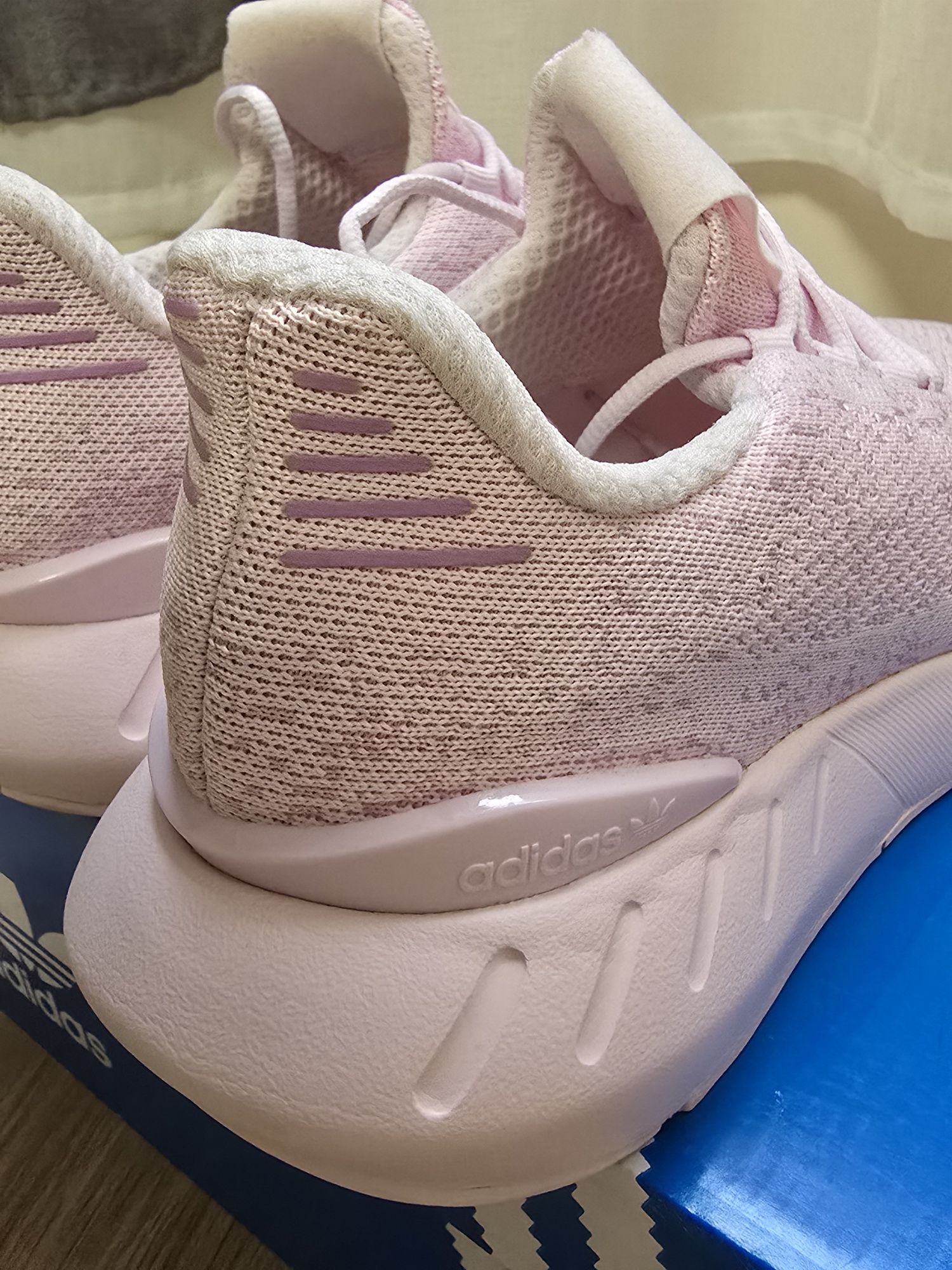 Adidas Swift Run 22