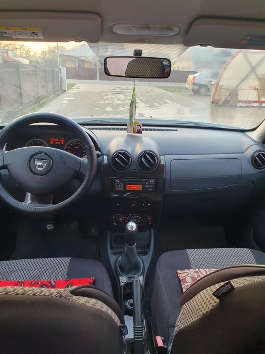 Vând Dacia Duster 2012GPL