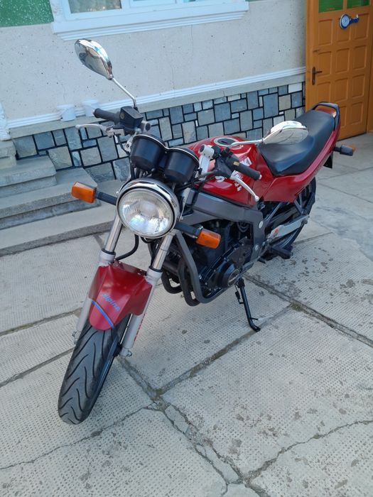 Salut!
Vand Suzuki GSE 500 .
An facbricare : 1998 
Stare perfecta de f