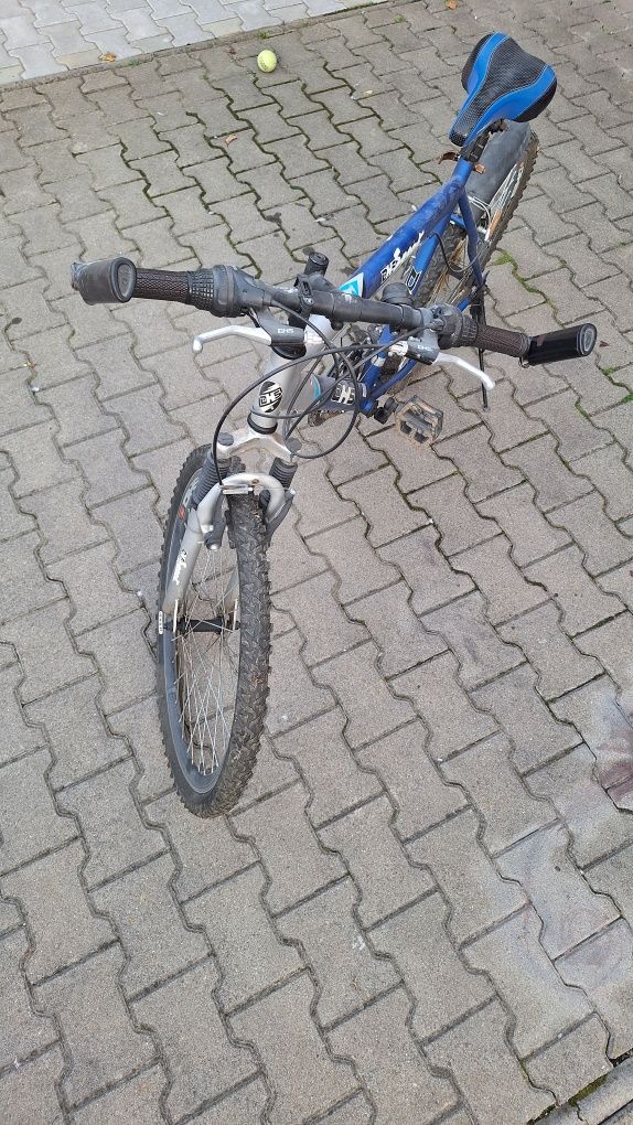 Vând bicicleta DHS 26 inch