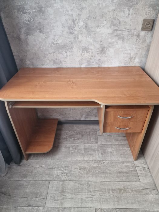 Продам стол ученический