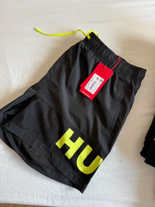 Комплект HUGO плувни шорти + кърпа мъжки + раница