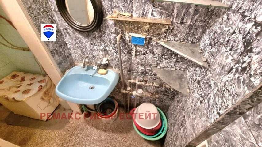 Продава се Тристаен апартамент в Русе, Широк център - 90 кв.м за 1033 €/кв.м - Снимка #13