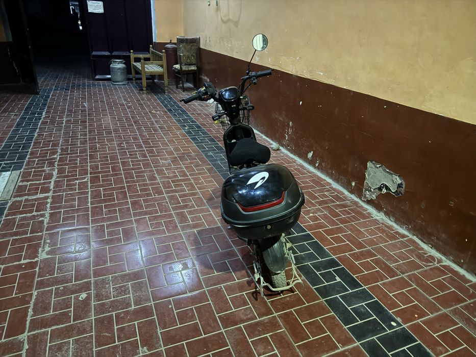 Срочно сотилади скутер