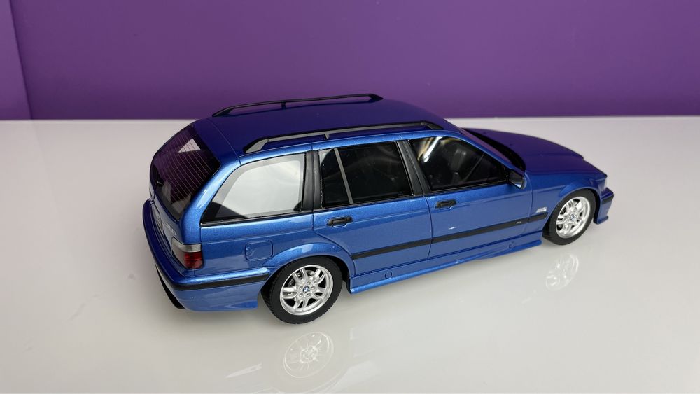 Macheta 1/18 - BMW E36 328i Touring M-Pack - Ottomobile