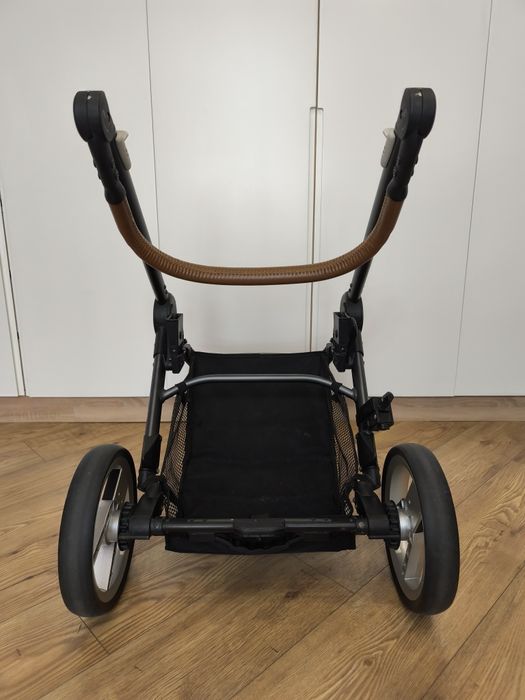 Продам детскую коляску Mutsy 2в1 б/у