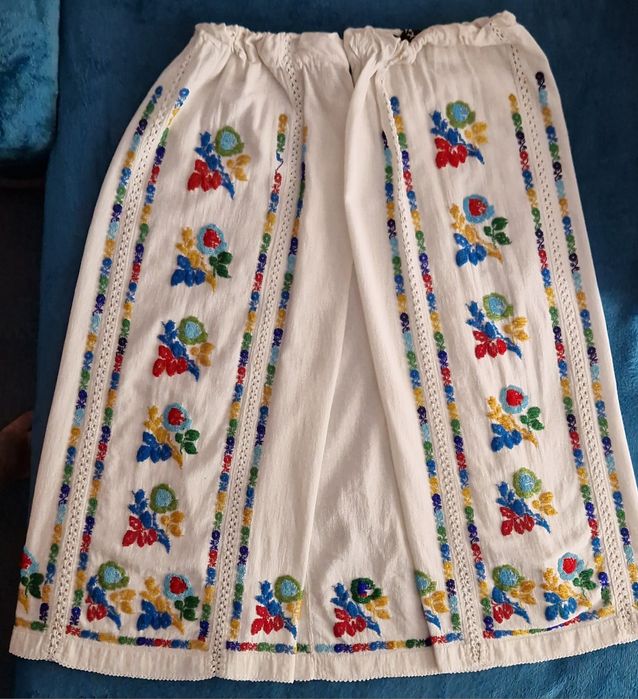 Poale, fusta populara,  costum popular