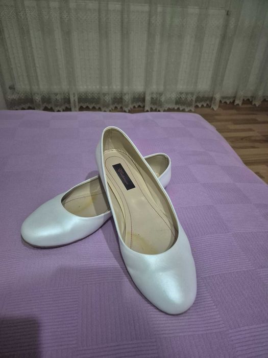 Balerini alb perlat