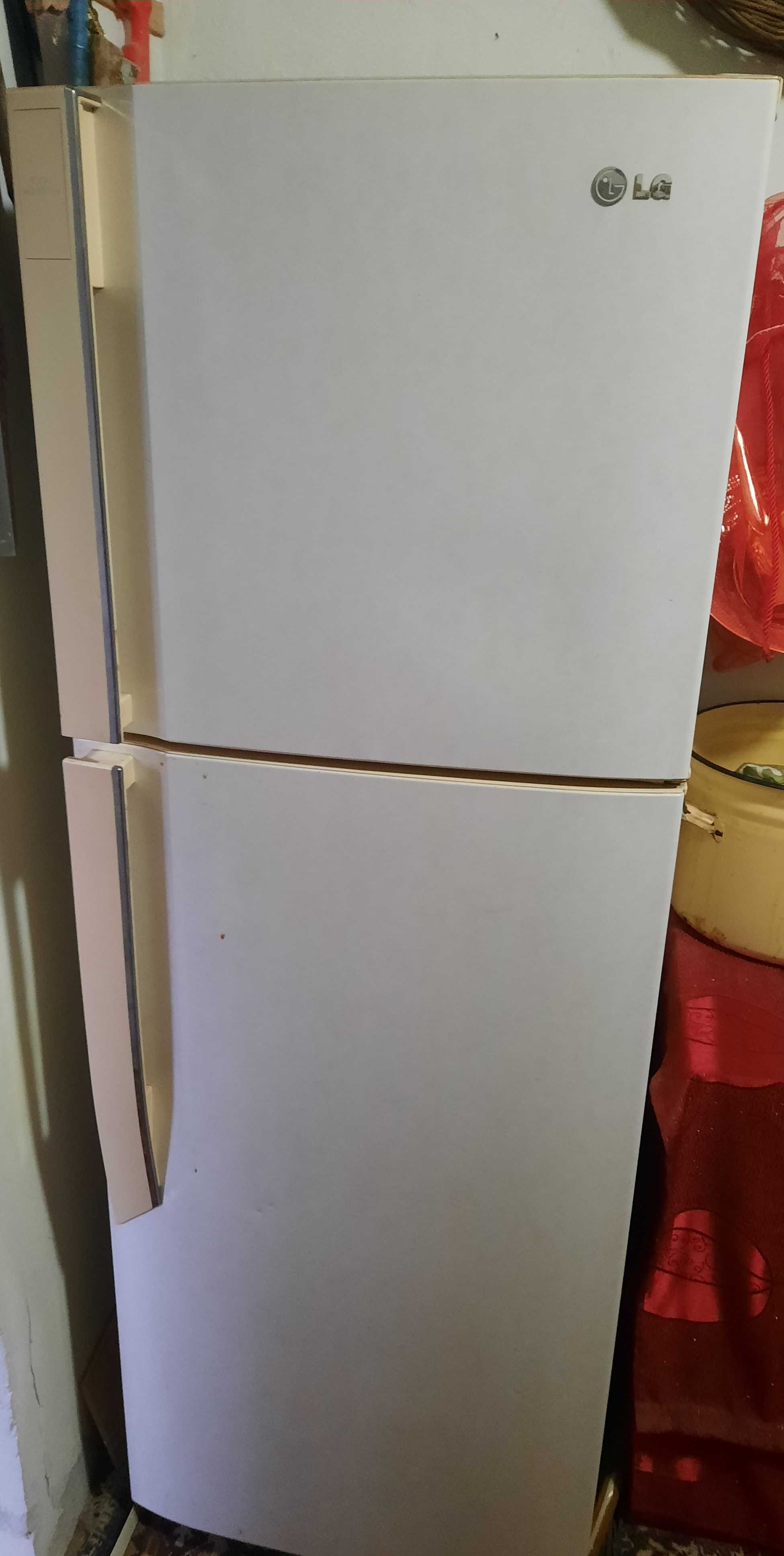 Холодильник LG. Работает отлично!