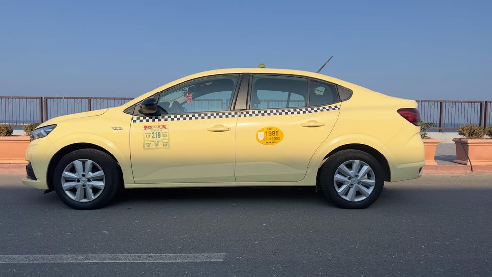 Vând Dacia logan
