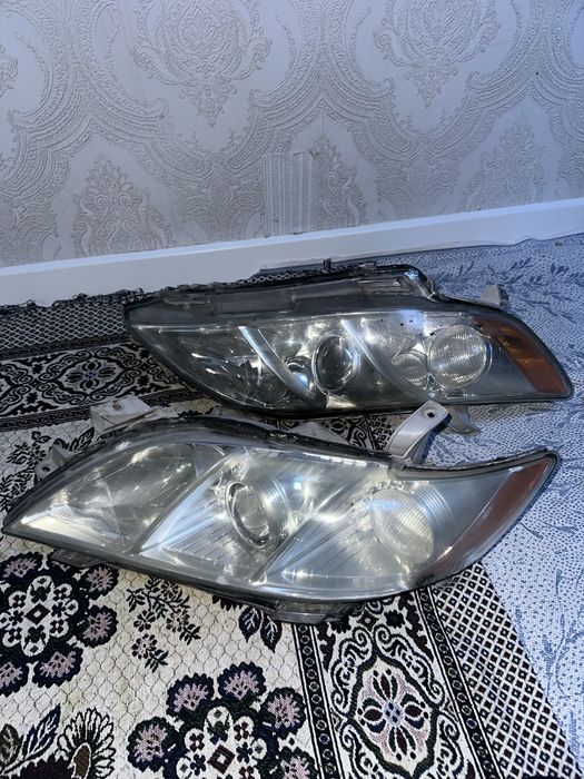 Продаю фары тойота камри оригинал