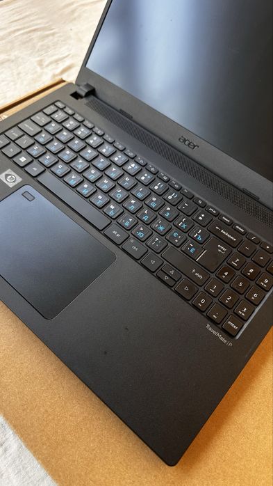 Продам бизнес ноутбук core i5 8/256 sotiladi