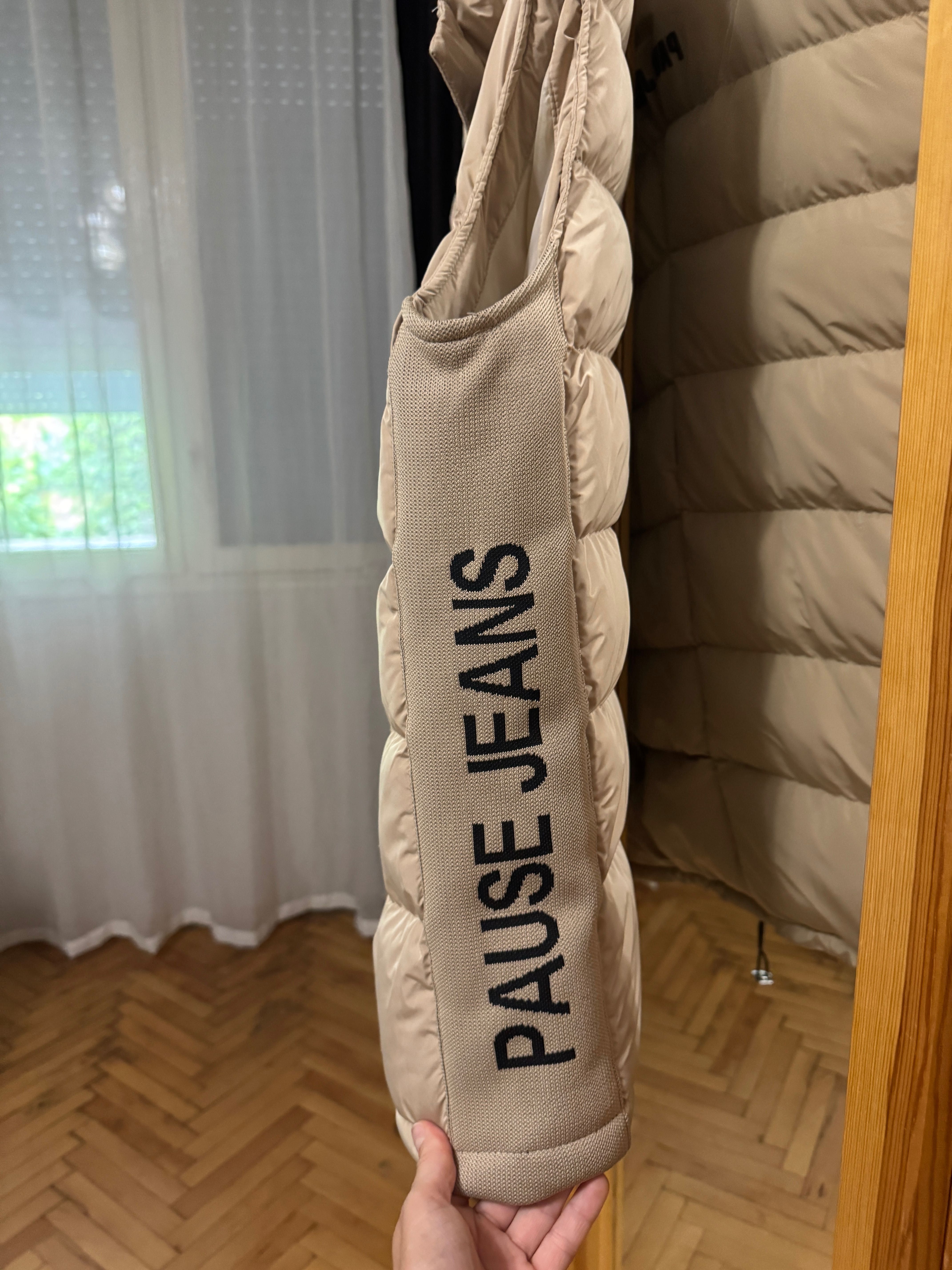 Дамска жилетка Pause. Работиме със офис Спити и Еконт