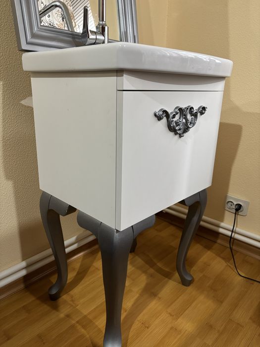 Set de baie chiuveta+baterie+dulap si oglinda