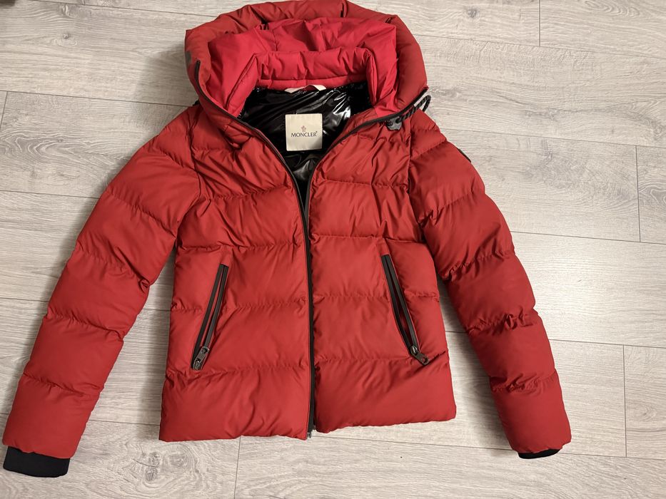 Geaca Moncler marimea M