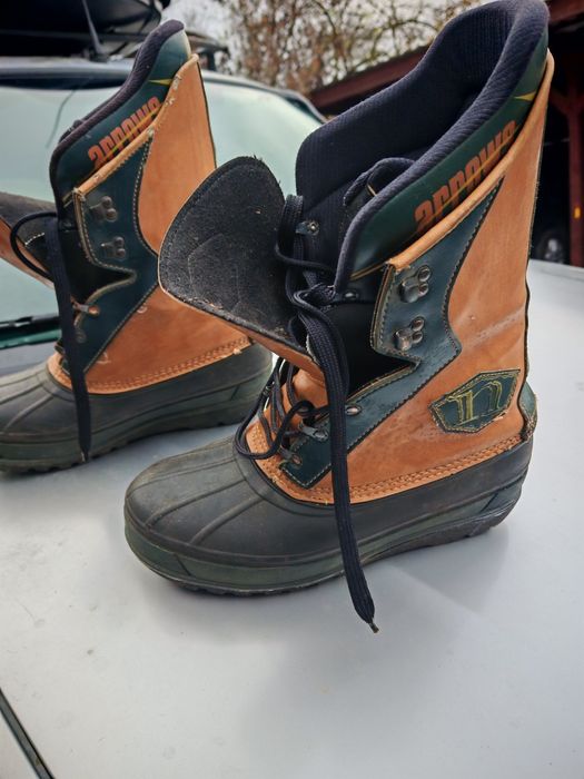 Vând boots in stare buna