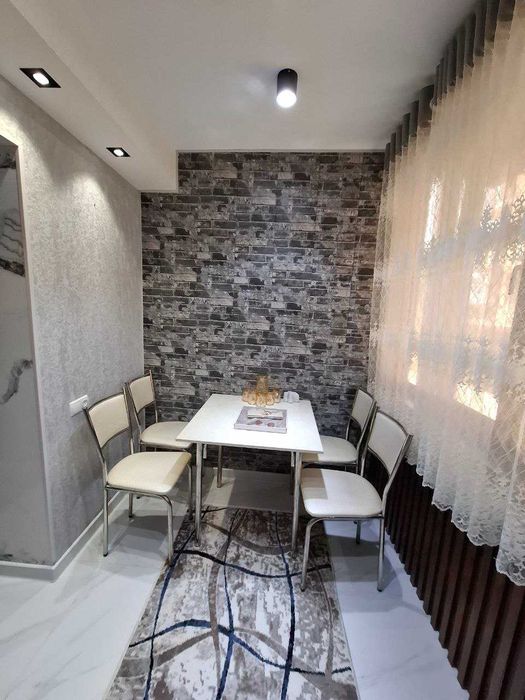 №3615. 1-хонали Уй Сотилади.