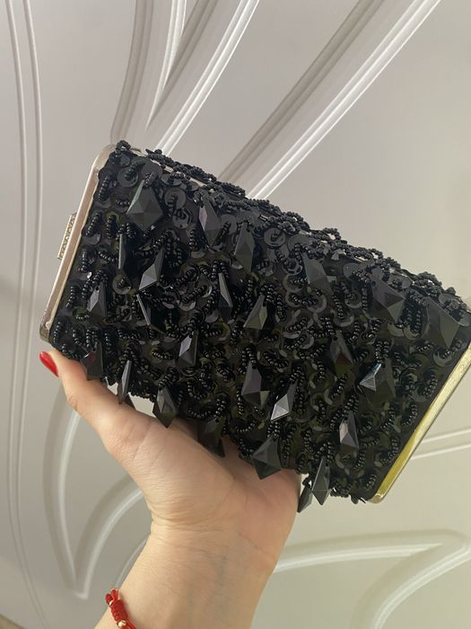 Чанта клъч с кристали и пайети