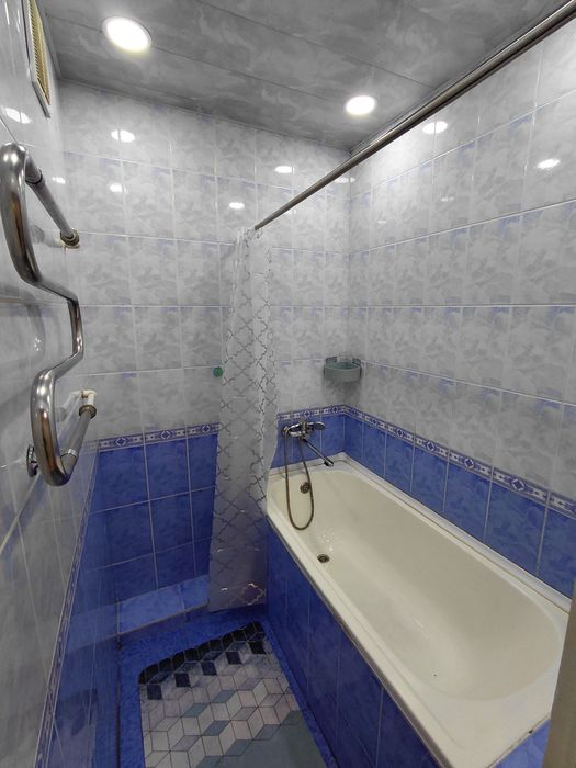 Чиланзар 25-квартал  .3/ 3/ 5/.  ( мебель + техника )