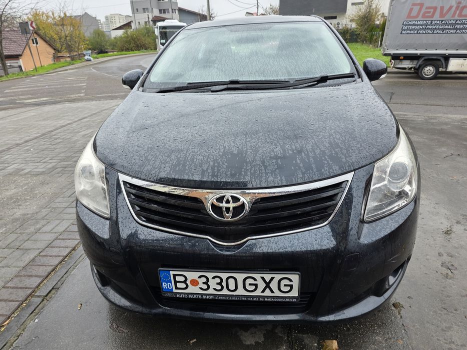Toyota Avensis T27 2011