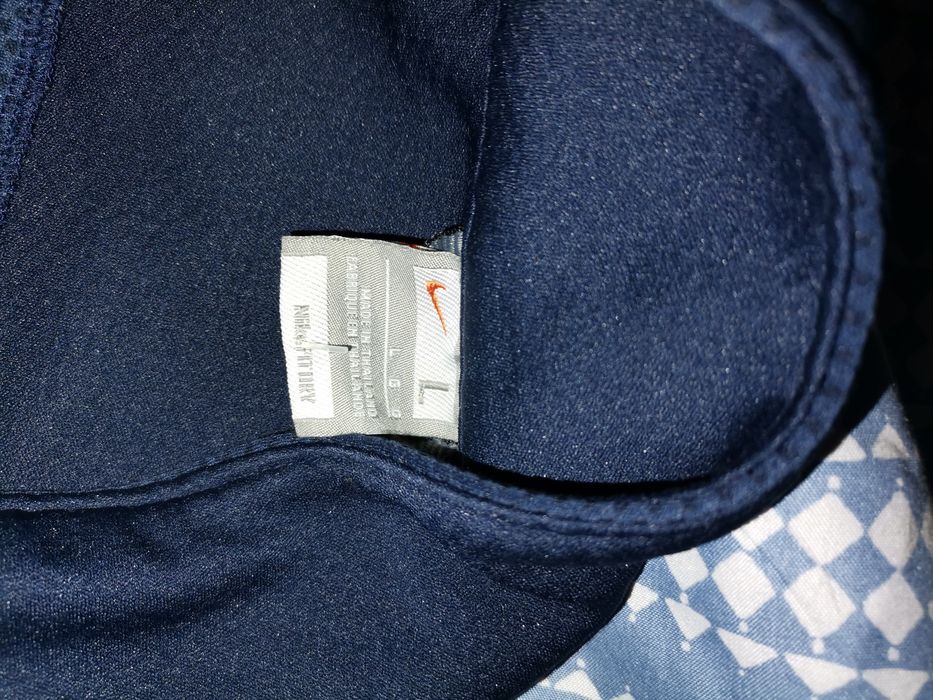Продавам фланелка на NIKE
