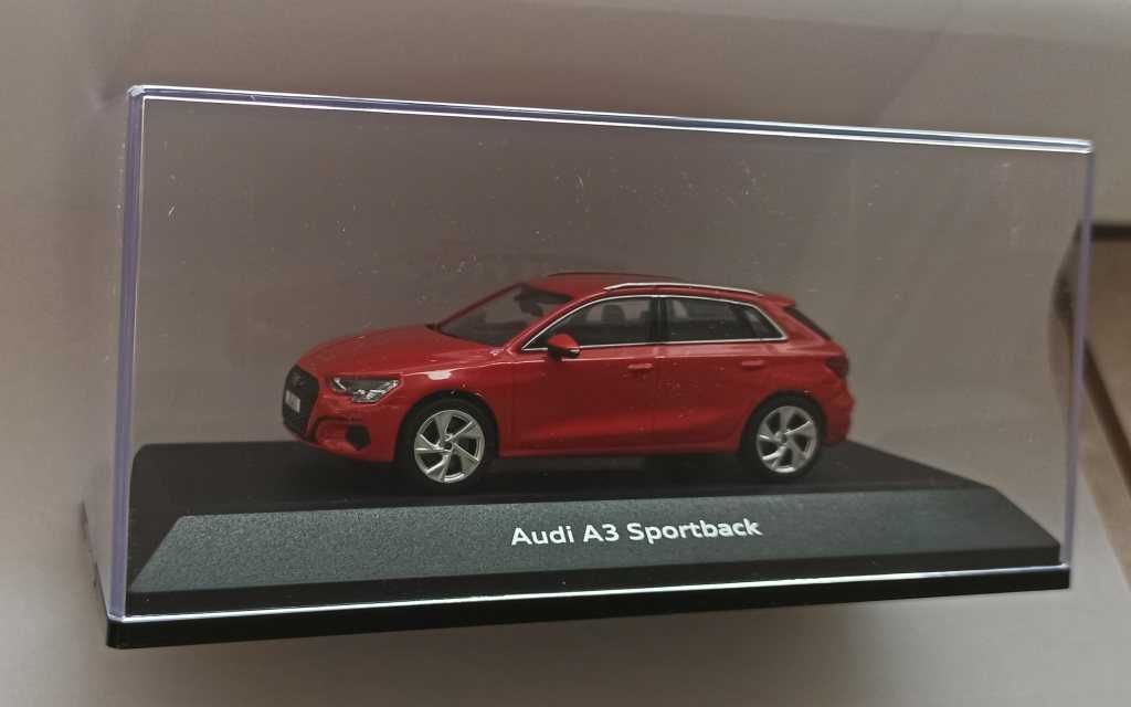 Macheta Audi A3 Sportback 2020 rosu - iScale 1/43
