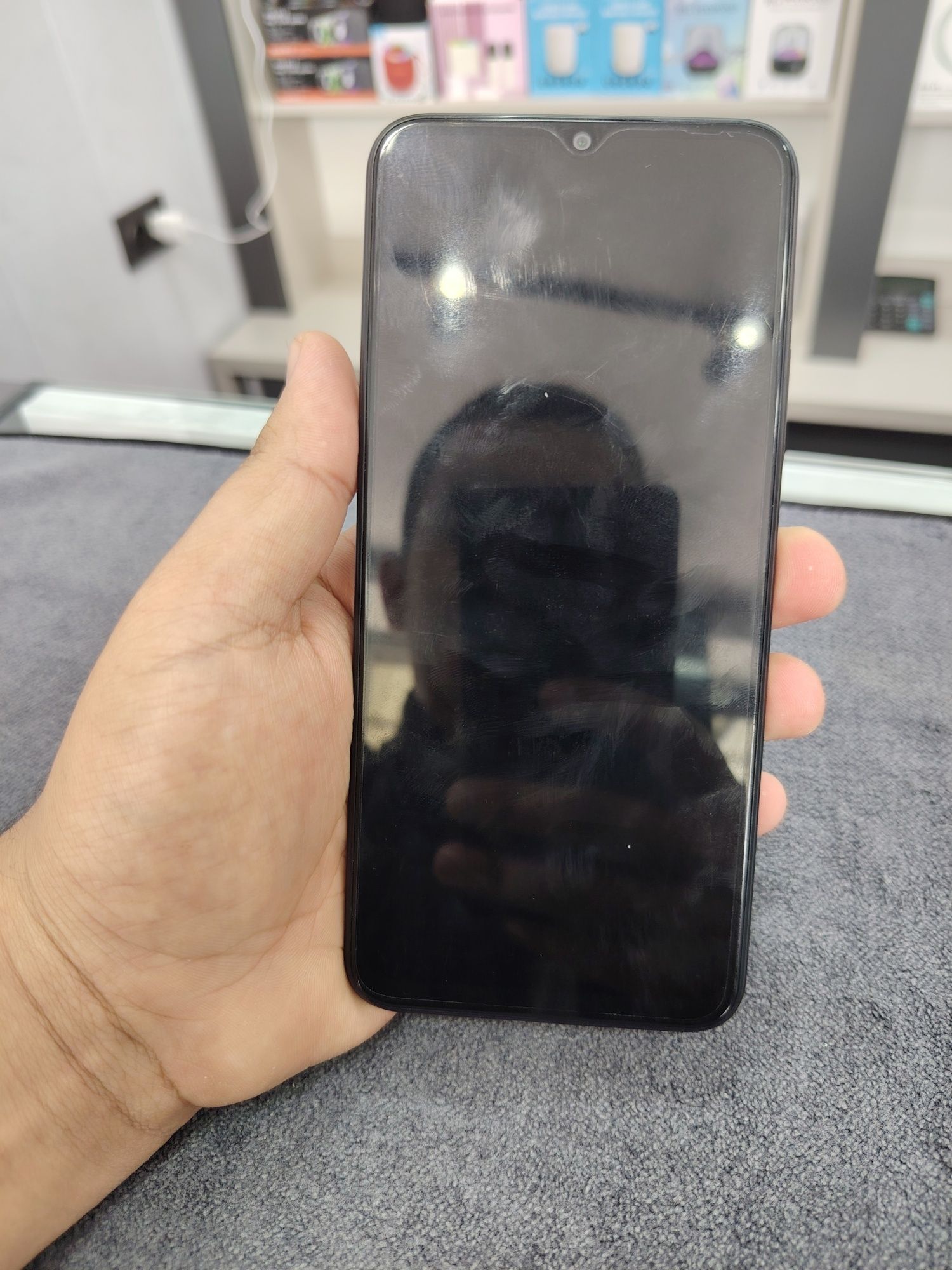 Ajib telefoni kafolati bilan