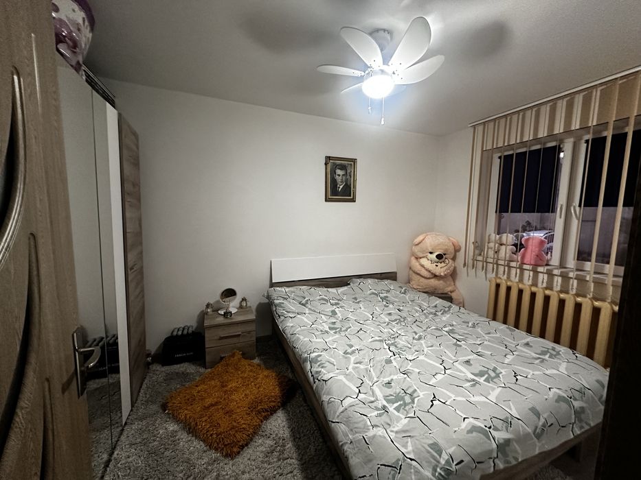 Vand apartament 2 camere, hol, bucatarie, baie.40,37mp complect utilat