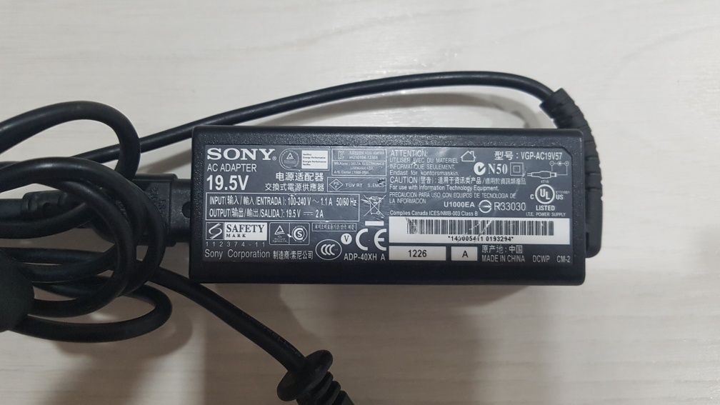 Incarcator, alimentator original Sony Vaio 19.5V, 2A, impecabil