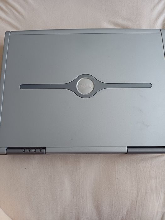 Стар работещ Лаптоп DEEL inspiron 9100