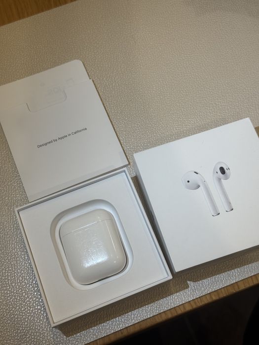 Apple Airpods2 слушалки