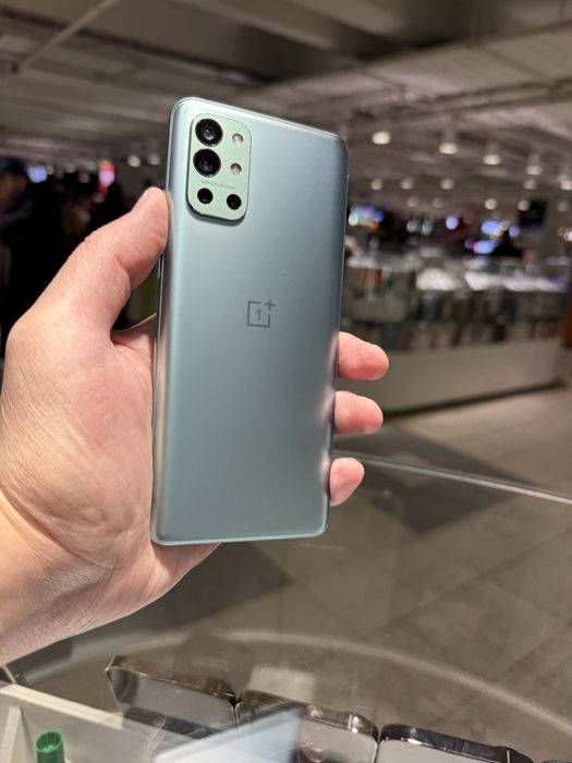 OnePlus 9R память 12/256Gb в идеале