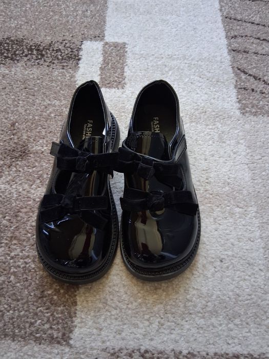 Pantofi noi nr 31