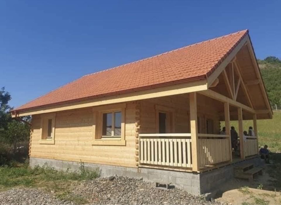 Căbănuțe din lemn si foișoare