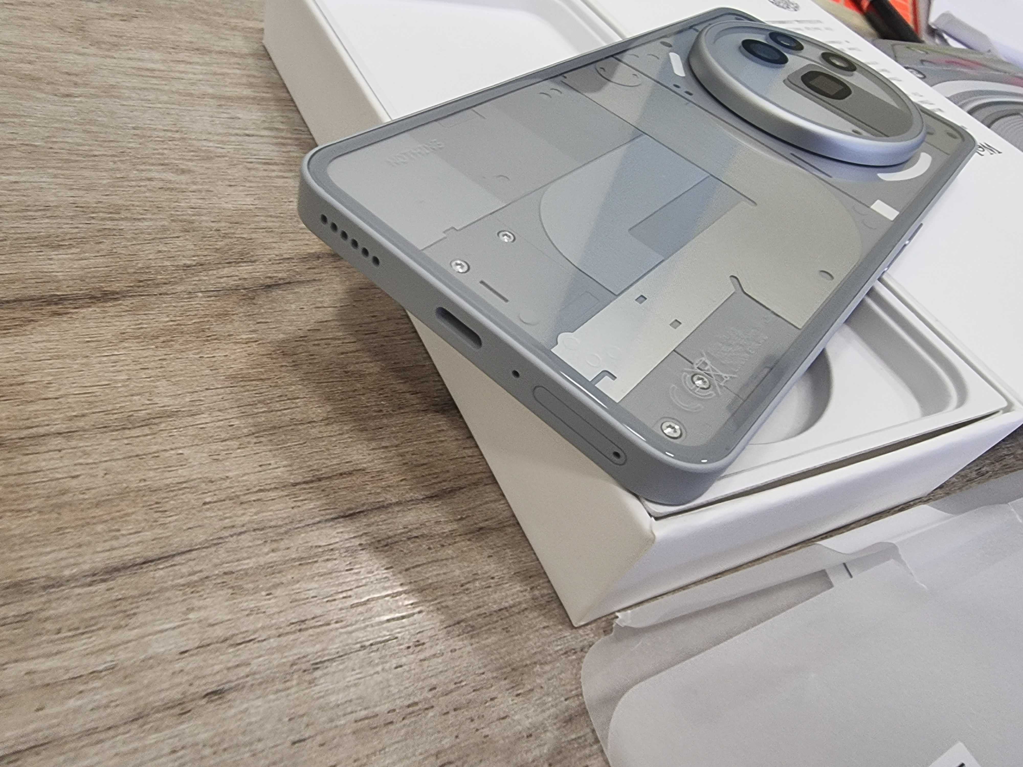 Nothing Phone 3A Pro 256GB 12GB RAM, Нов!