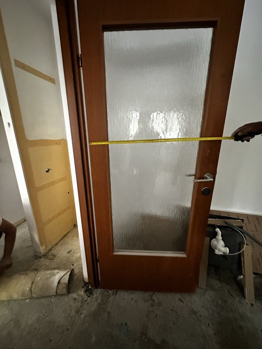 Vand doua usi, utilizate aproape noi
