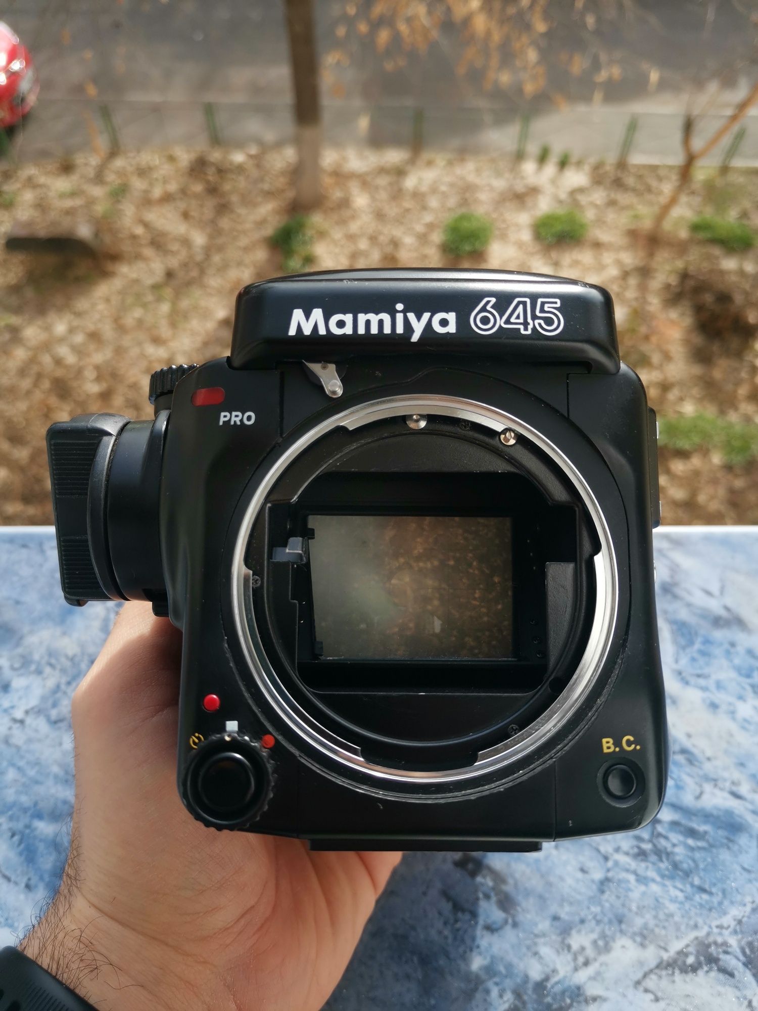 Mamiya 645 PRO body aparat foto pe film 120 format mediu DEFECT