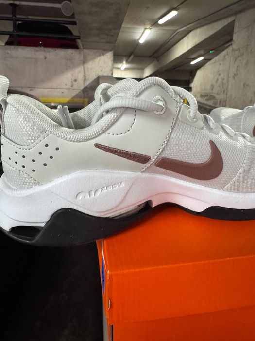 Маратонки Nike air zoom