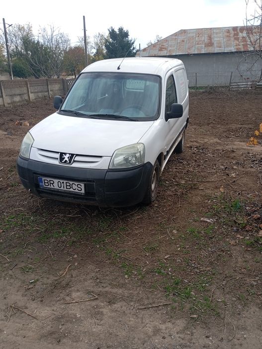 Vând Peugeot Partener
