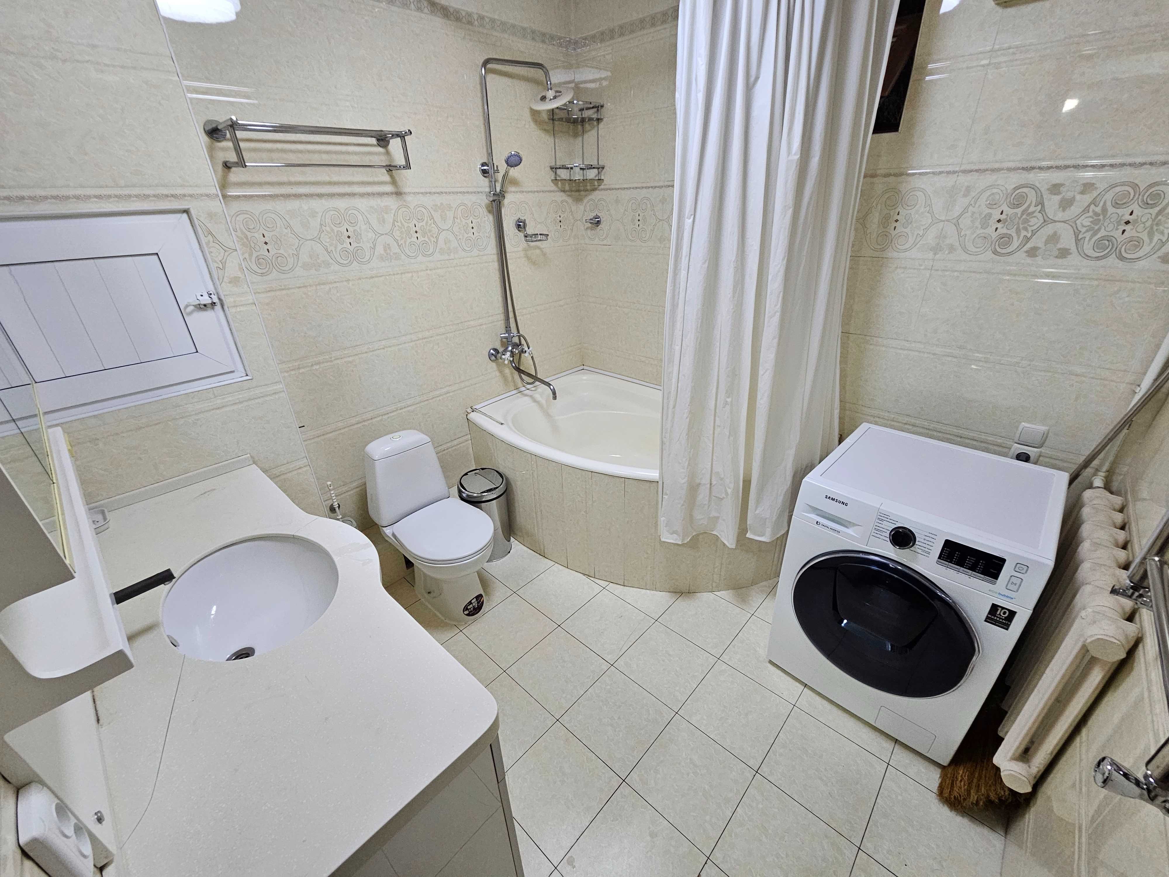 Сдается 4-комнатная квартира в Алмазаре, ул. Фараби, 2-й этаж, 120 м².